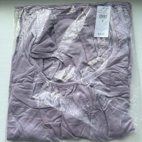 New Gap SS Luxe Flutter Sleeve Top Sz S Lavender Frost NIP - Picture 4 of 8